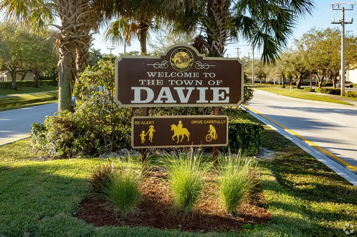 Davie Roofing Specialist